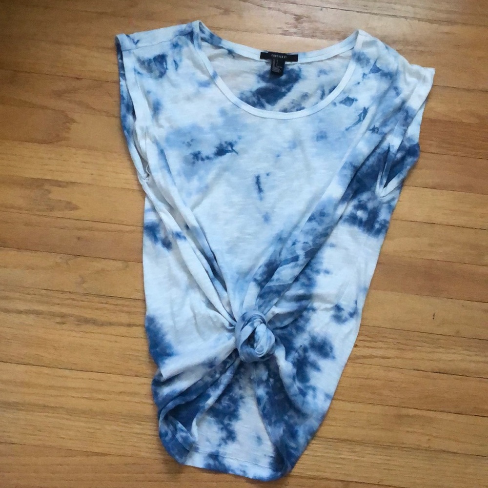 • tie dye shirt •